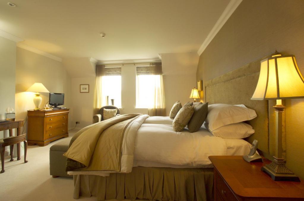 Loch Ness 5*